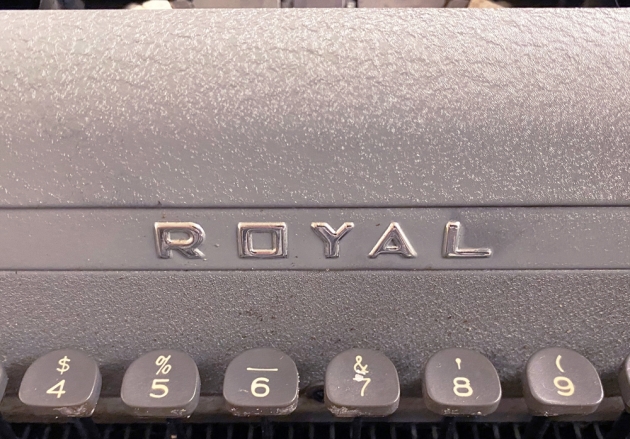 Royal "Quiet De Luxe" from the maker logo on the front...