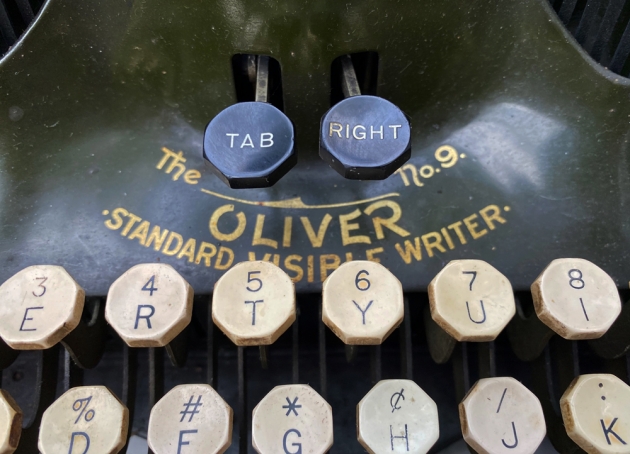 Oliver "9" from the maker/model logo above the keyboard...