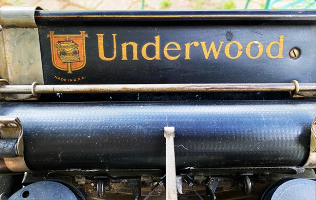 Underwood "5"  from the maker logo on the top...