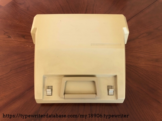 The external case for this typewriter is quite utilitarian, and easy to cary around. The latches feel pretty secure, better than other typewriters I've had.