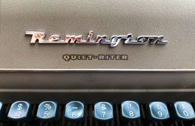 Remington "Quiet-Riter" from the maker logo on the front.....