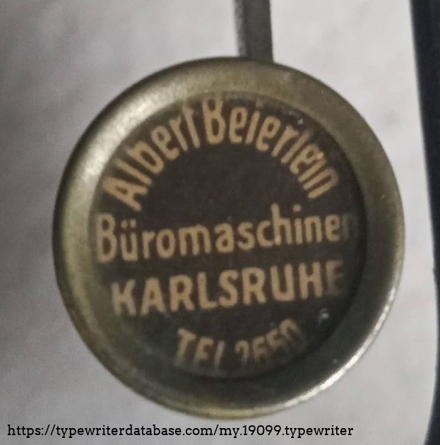 such printed toggle keys where the seller or the dealer of the typewriter has immortalized himself with his address are not very often found on typewriters.