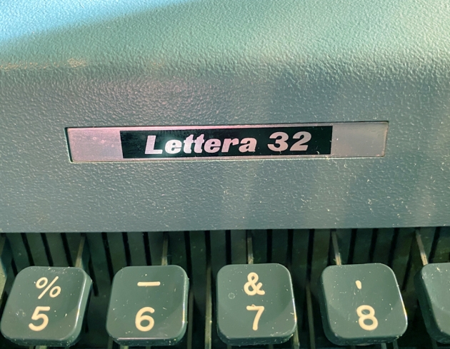 Olivetti "Lettera 32" from the model logo above keyboard.......