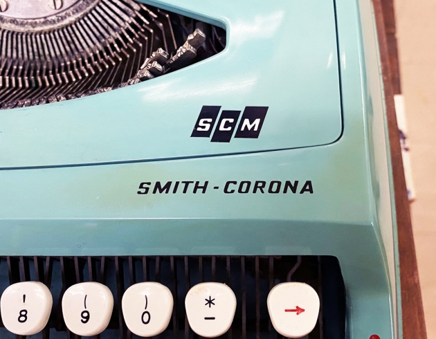Smith Corona "Corsair" from maker logo on the top...