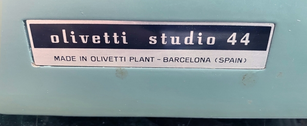 Olivetti-Underwood "Studio 44"  maker logo and country of origin...
