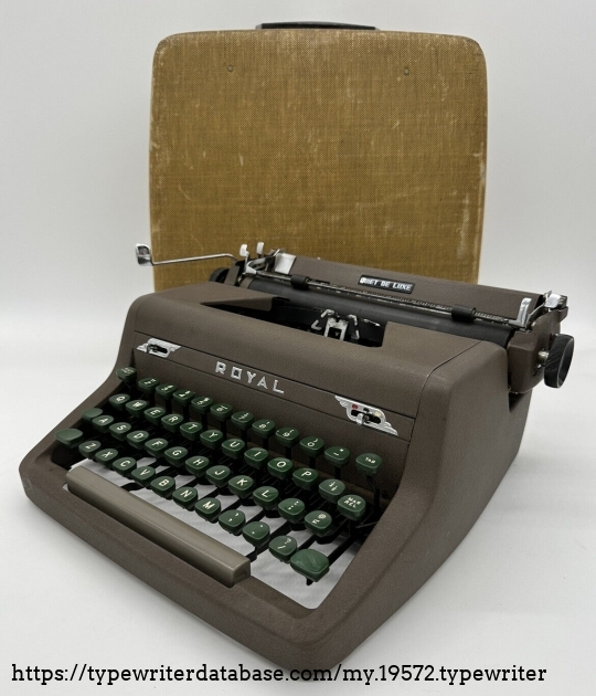 1953 Royal QDL right view with case