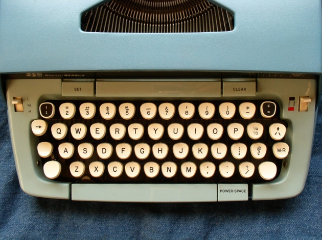 Note the "unjam" key at the right, just above the "M-R" (Margin Release) key; it is used to free up typebars that have clashed and stuck. Many other typewriters have combined the unjam key with the margin release key, and even more lack it entirely.
