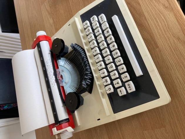 Zentypewriters - Petite Junior De Luxe Typewriter, A hot