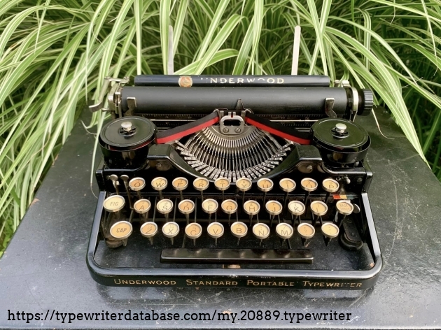 1922 Underwood Portable 3 Bank on the Typewriter Database