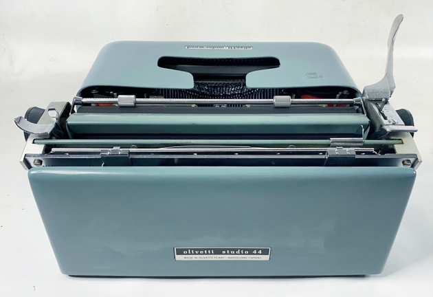 Olivetti "Studio 44" from the back...