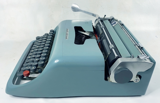 Olivetti "Studio 44" from the right side...