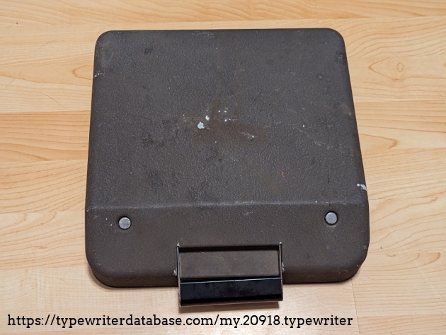 Poor case, so beat up. But functional. Poor case, so beat up. But functional.