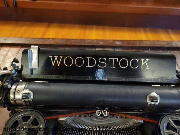 Here you see the platen with the rubber replaced with heat shrink tubing. Here you see the platen with the rubber replaced with heat shrink tubing.