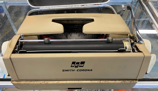 Smith Corona "Super Sterling" from the back...