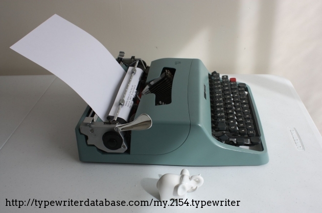 olivetti lettera 32 serial number location