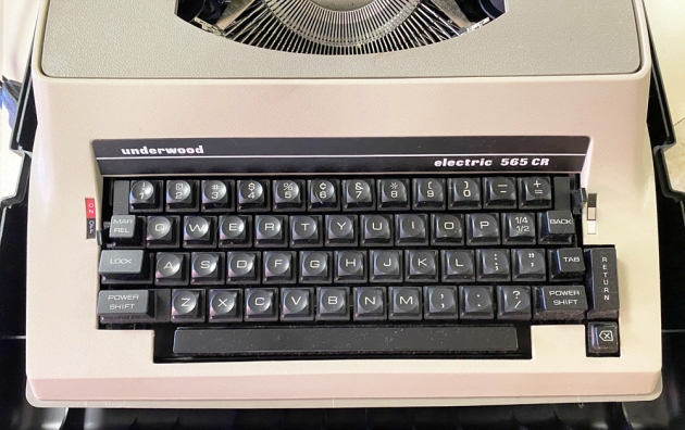 Underwood "Electric 565 CR" from the keyboard...