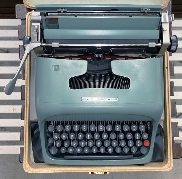 Olivetti "Studio 44" from the top...