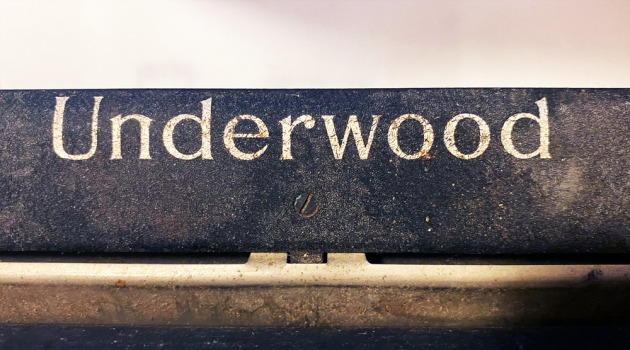 Underwood "Student' from the maker logo on the top...