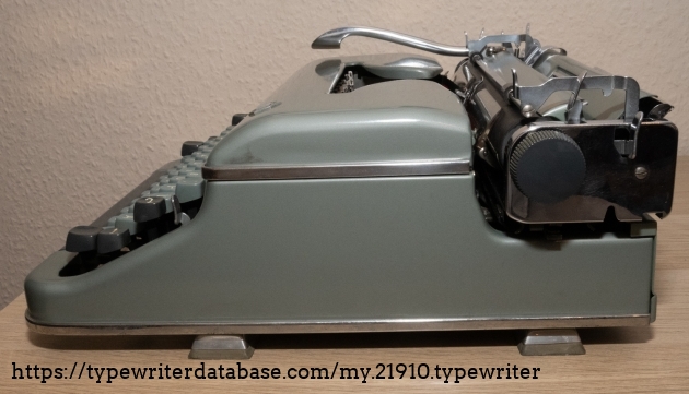 thumbnail interactive-video image 1 of Handmade Rubber Feet For Torpedo 18 / 18b / Bluebird Typewriters (Set Of 4) 1 of 3