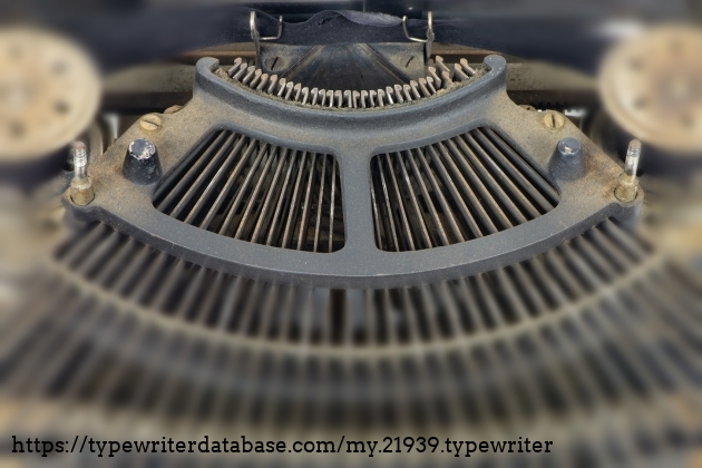 The special feature is that the character bars slide horizontally on a steel plate and then converge to a central point. This allow you to see immediately what you write.