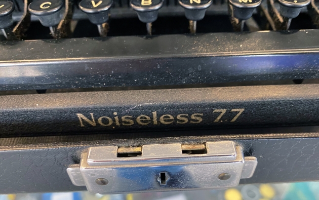 Underwood "Noiseless 77" from the model logo on the bottom...