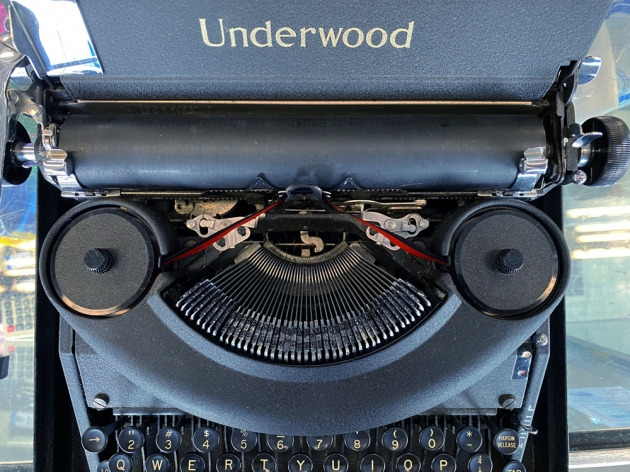 Underwood "Noiseless 77" from under the hood...