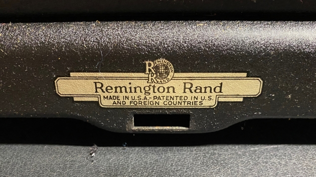 Remington "Deluxe Model 5" from the maker logo on the back...