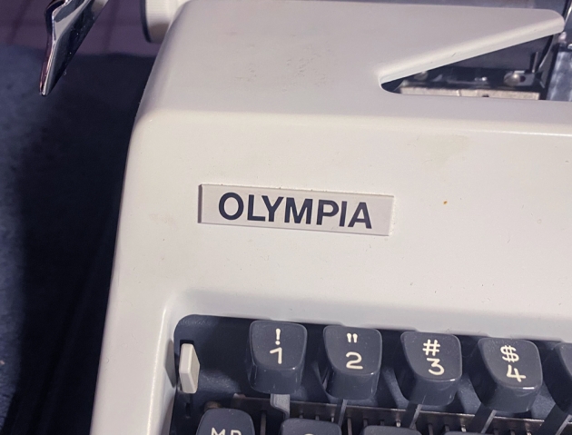 Olympia "SM8" from the maker logo on  the front....