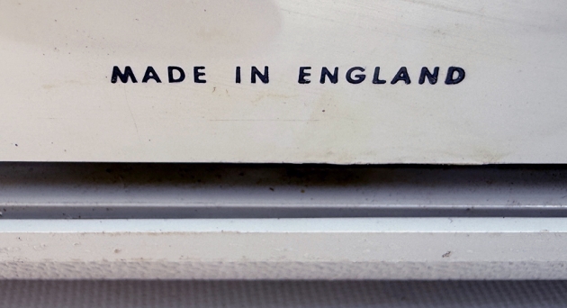 Sears "Attache'" from the back, detail... Sears "Attache'" from the back, detail...