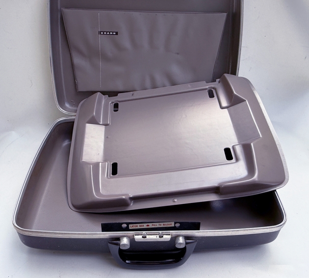 Sears "Attache'" from inside case, this piece is removable to use the case as attache... Sears "Attache'" from inside case, this piece is removable to use the case as attache...