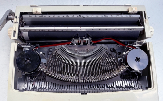 Sears "Attache'" from under the hood... Sears "Attache'" from under the hood...