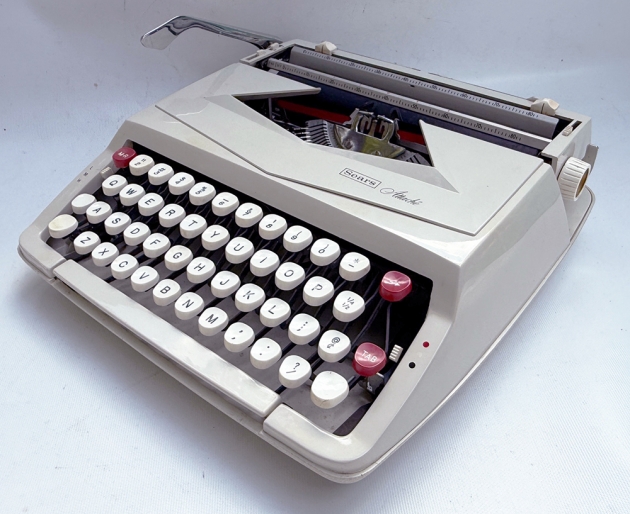 Sears "Attache'" from the right side (3/4 view)... Sears "Attache'" from the right side (3/4 view)...