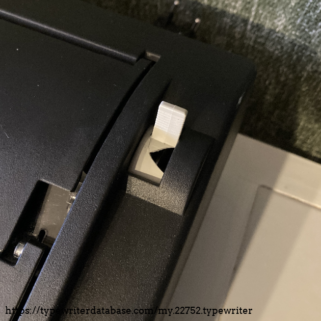 The broken paper release knob