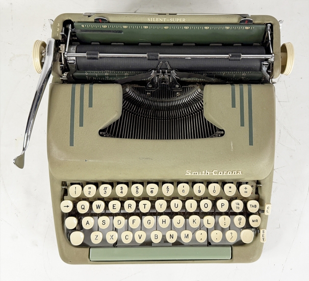 Smith Corona "Silent Super" from the top...