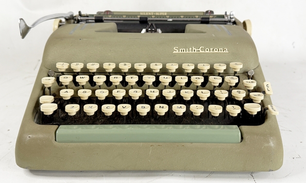 Smith Corona "Silent Super" from the front...