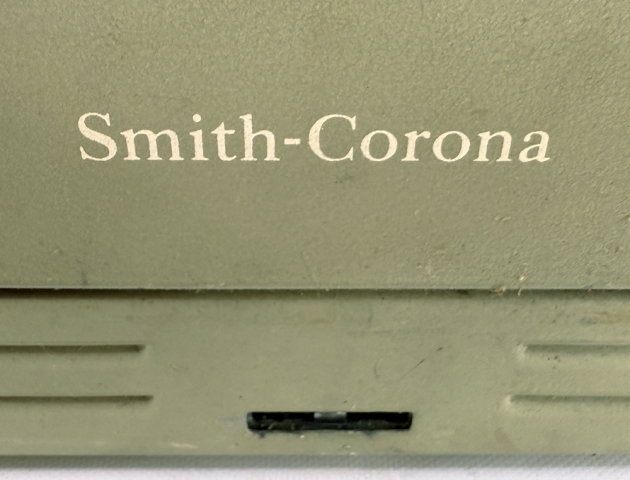 Smith Corona "Silent Super" from the maker logo on the back...