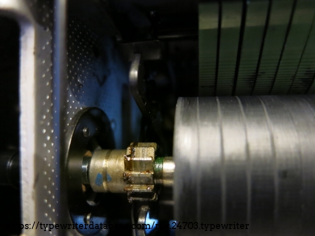 Shift clutch mechanism from bottom Shift clutch mechanism from bottom