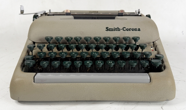 Smith Corona "Clipper" from the front...