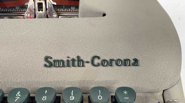 Smith Corona "Clipper" from the maker logo on the front...