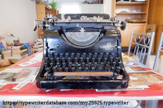 Wooden space bar, how cool is that?