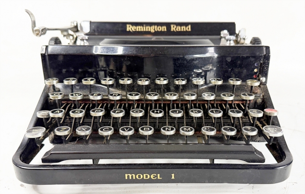 Remington Rand "Model 1" from the front... Remington Rand "Model 1" from the front...