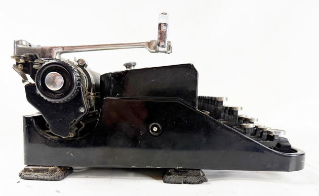 Remington Rand "Model 1" from the left side... Remington Rand "Model 1" from the left side...