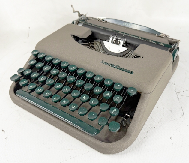 Smith Corona "Skyriter" from the right side (3/4 view)...