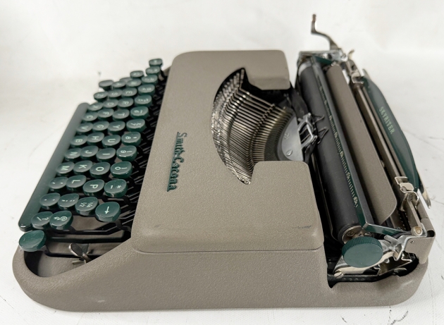 Smith Corona "Skyriter" from the right side...