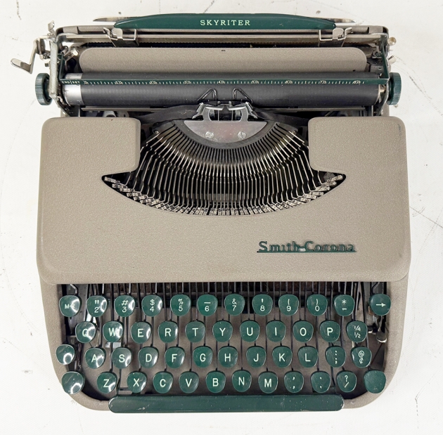 Smith Corona "Skyriter" from the top... Smith Corona "Skyriter" from the top...