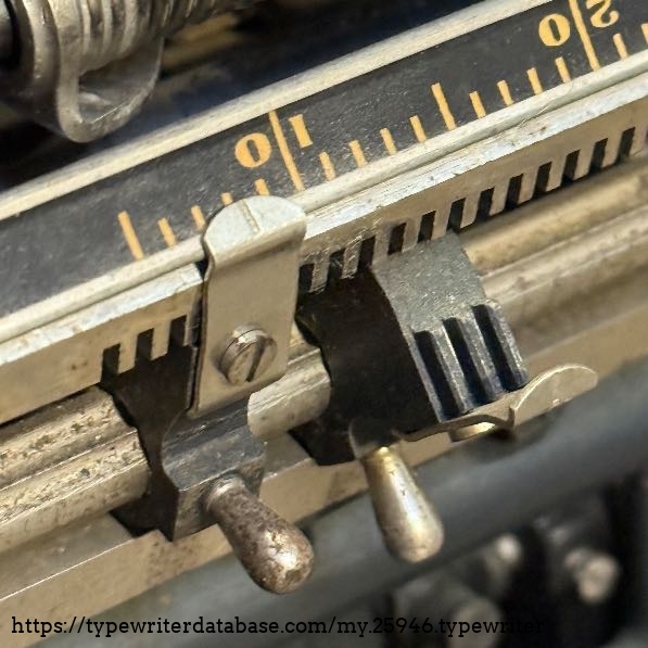 The tab locks are nicely designed. The tab locks are nicely designed.