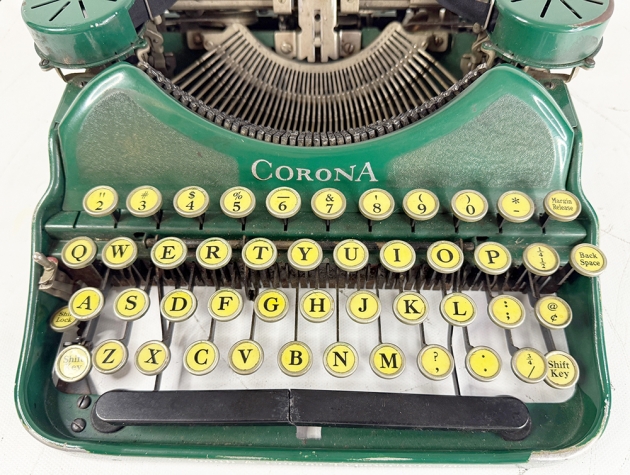 Corona "4" from the keyboard... Corona "4" from the keyboard...