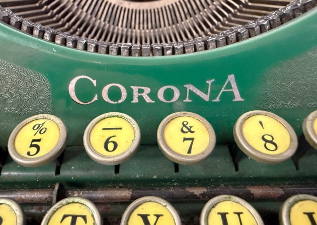 Corona "4" from the maker logo on the front... Corona "4" from the maker logo on the front...