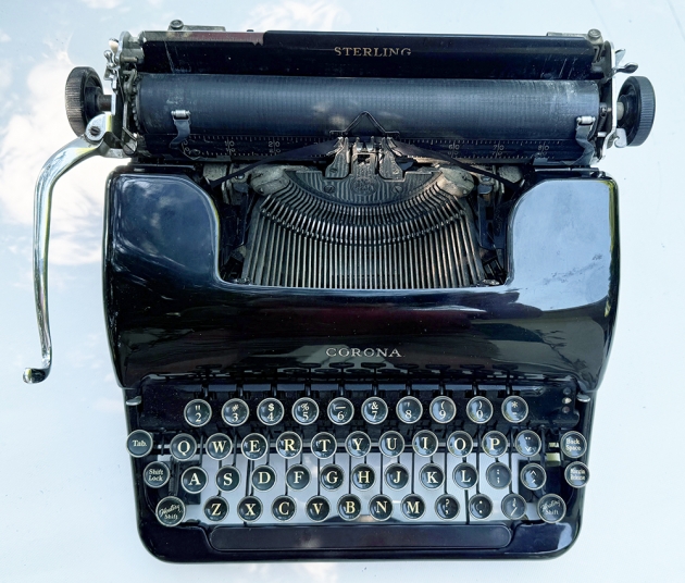 Smith Corona "Sterling" from the top...
