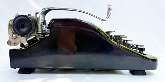 Smith Corona "Sterling" from the left side...